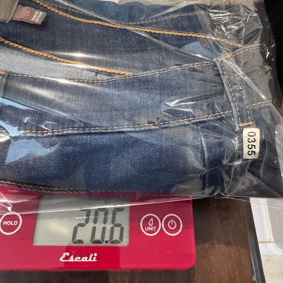 Torrid Cropped Wide Leg‎ High Rise Button-Fly Jeans, Dark Wash, Size 18 - Picture 12 of 12